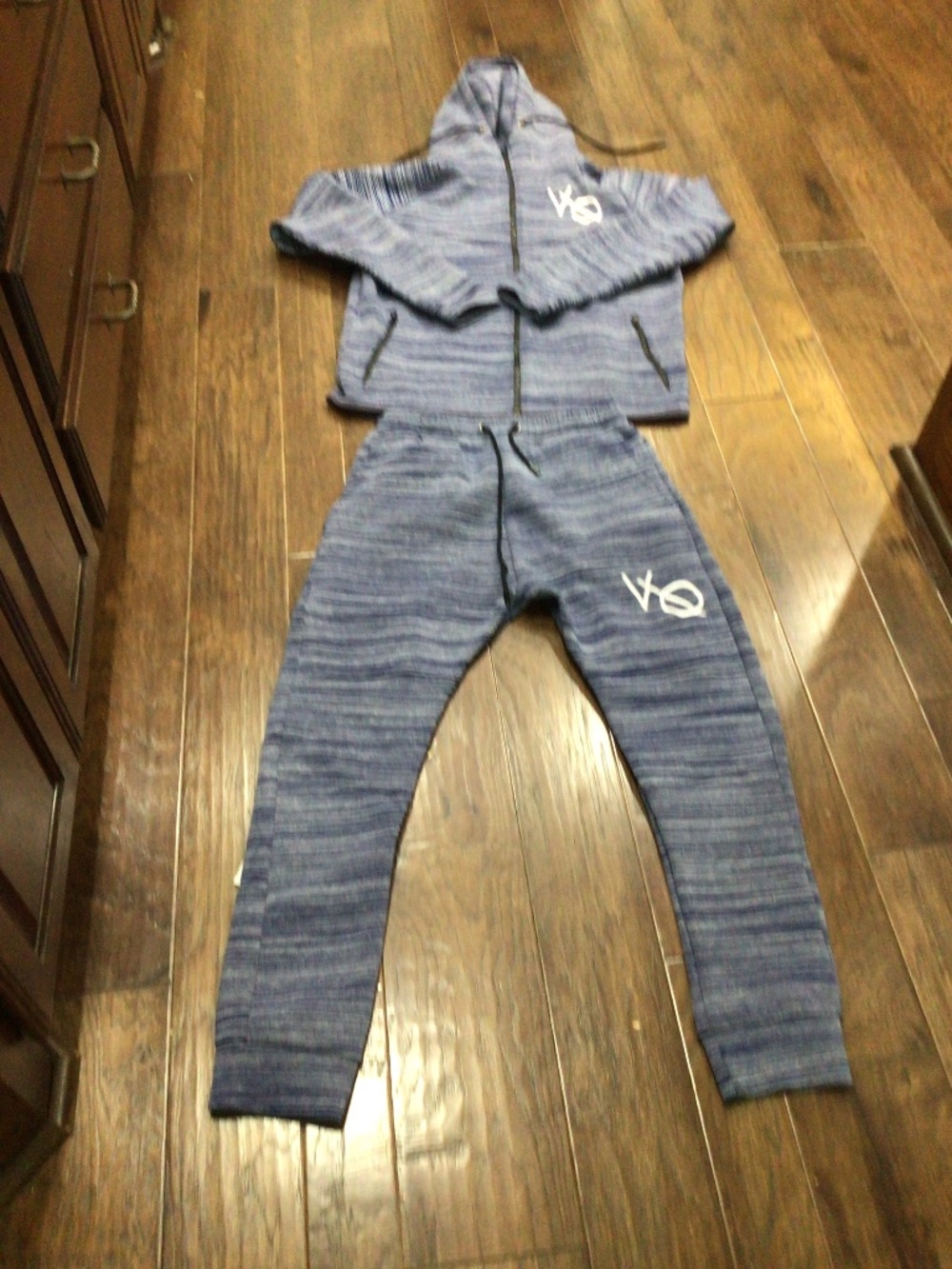 Vanquish Fitness (VO) jogging pants and sweatshirt set. Size L